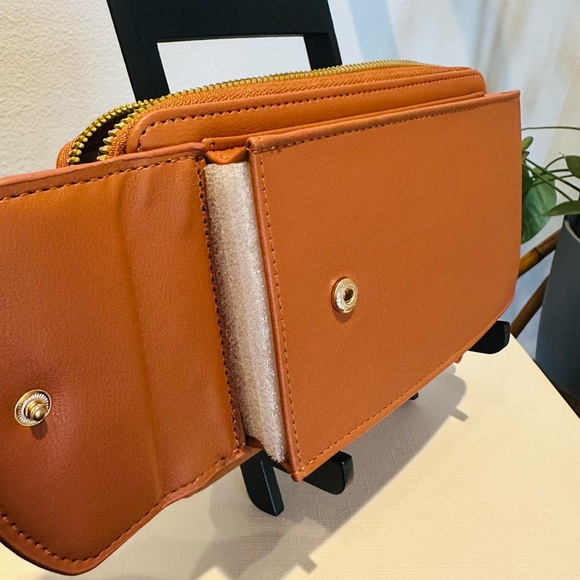 Selena The Label Crossbody Bag Camel New With Bag - Picture 4 of 6